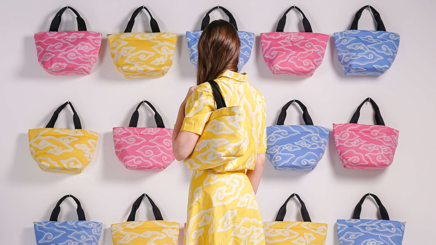 Langit tote bag in batik