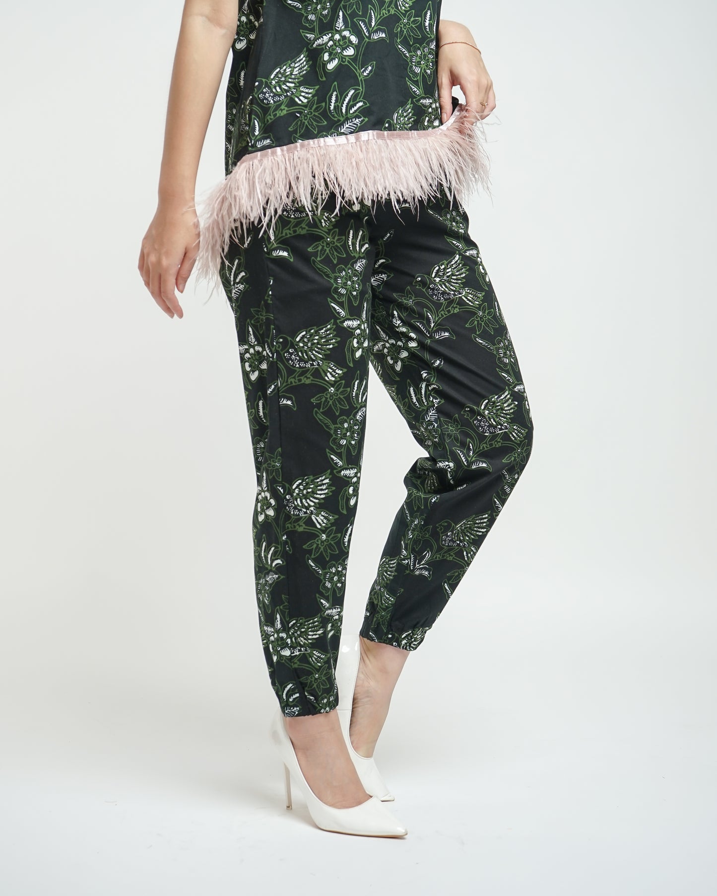 Audrey batik feathers top
