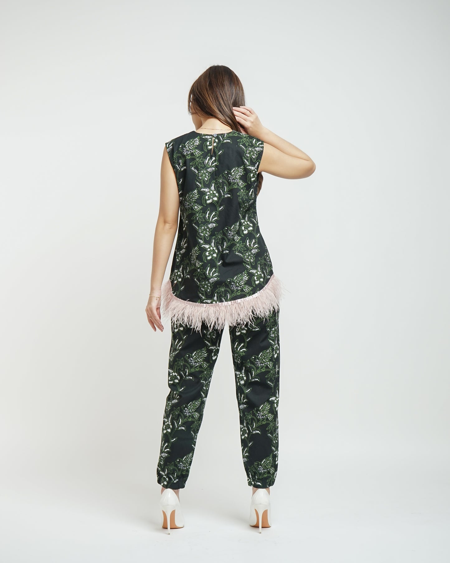 Audrey batik feathers top