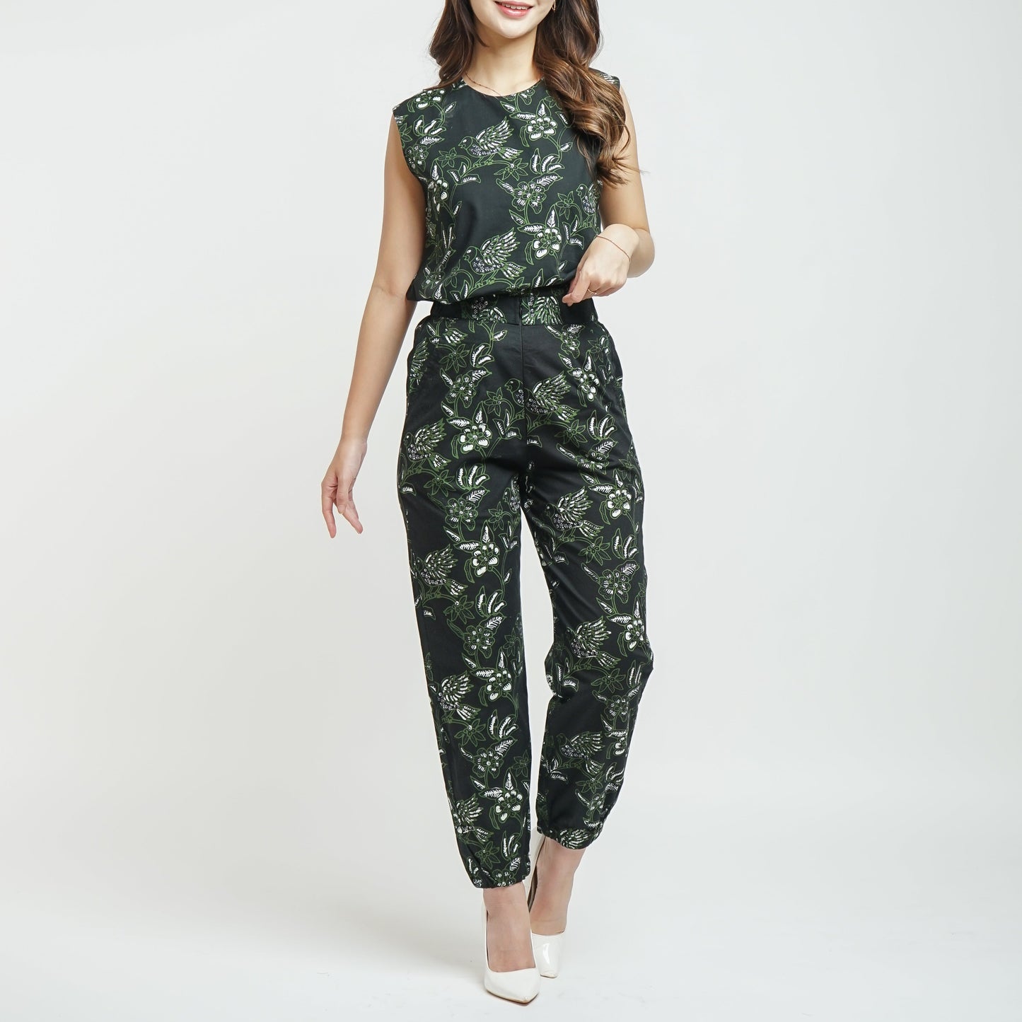 Lovella batik ankle pants