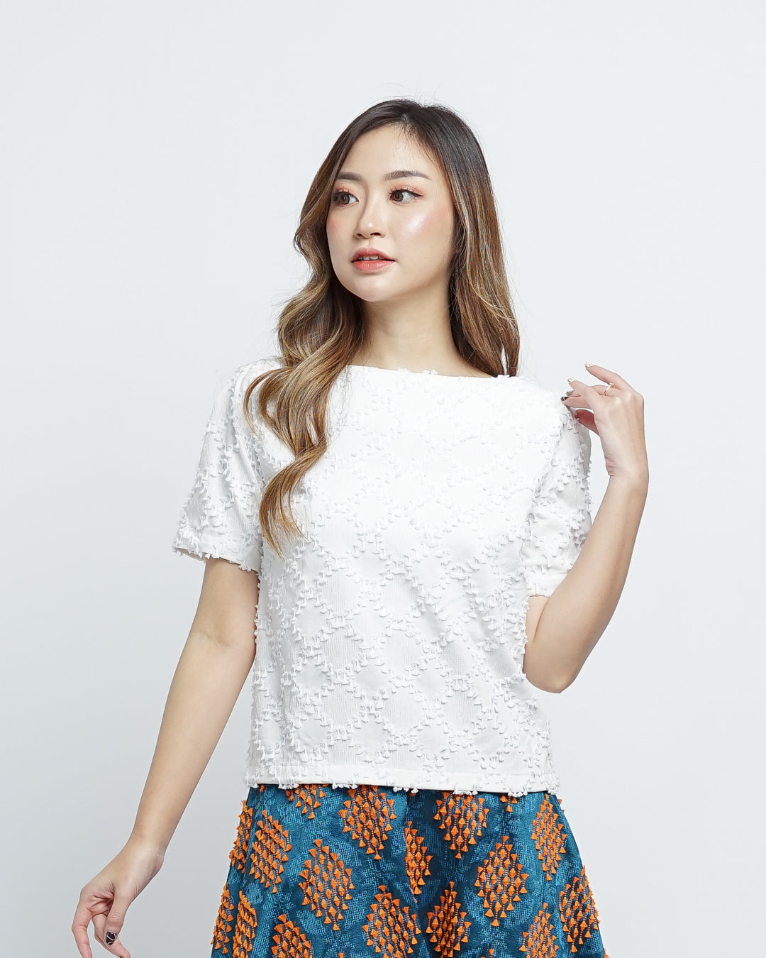 Devina tenun boat neck top