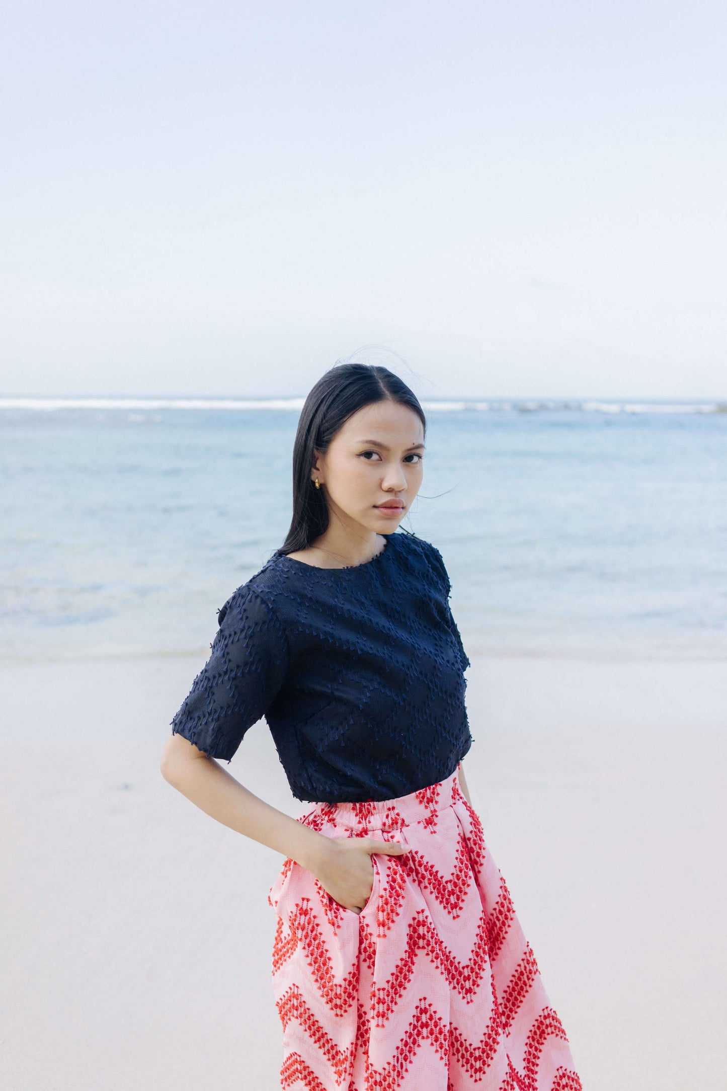 Devina tenun boat neck top