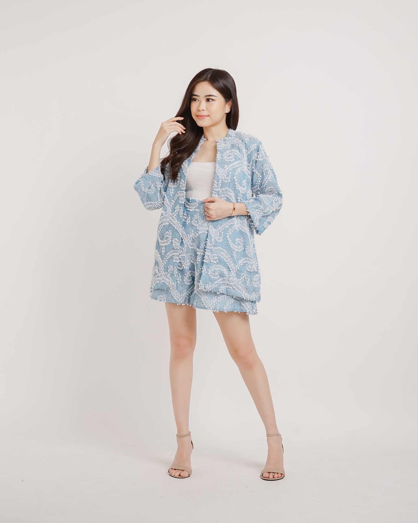 Maria tenun high-waisted shorts blue white