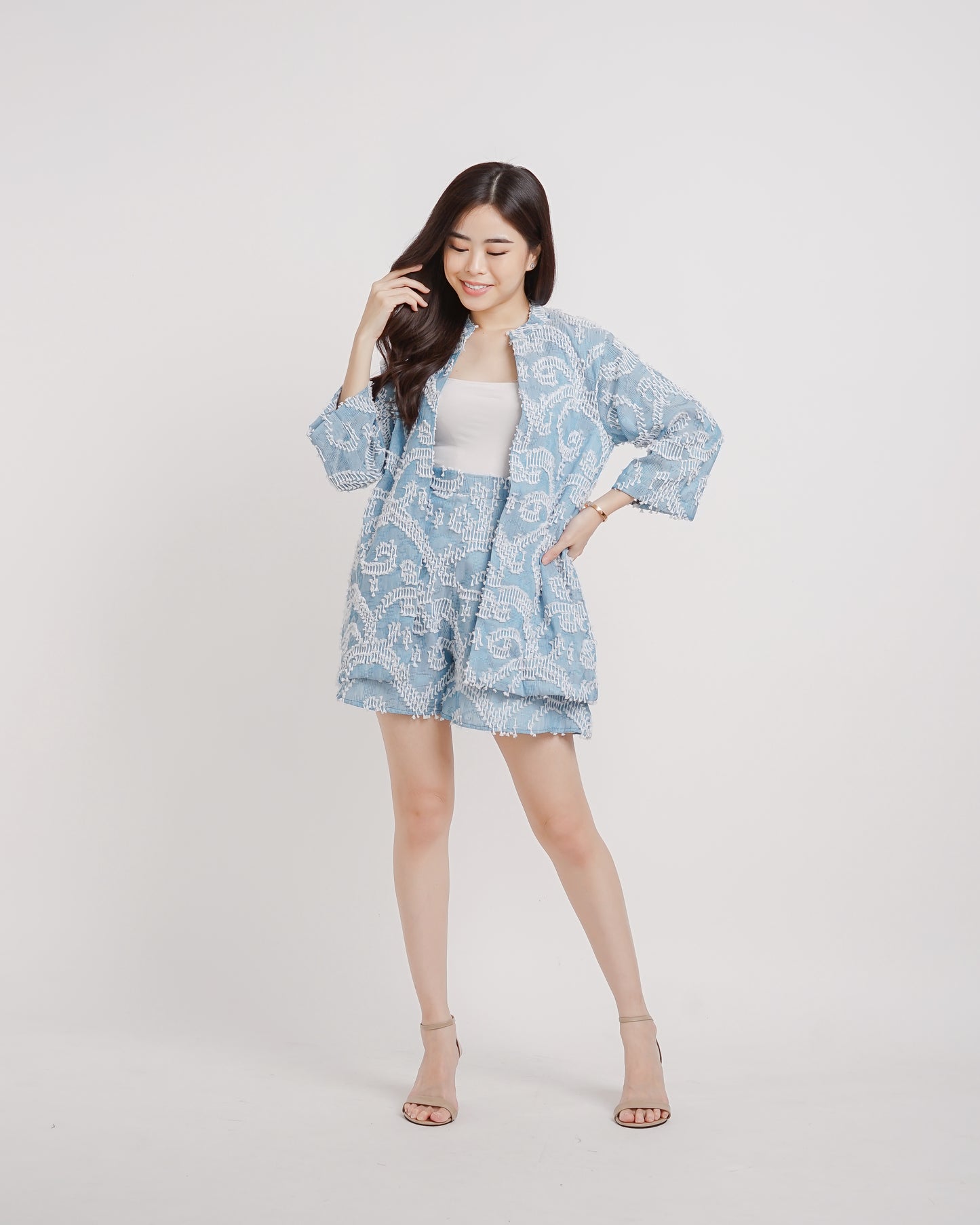 Maria tenun high-waisted shorts blue white