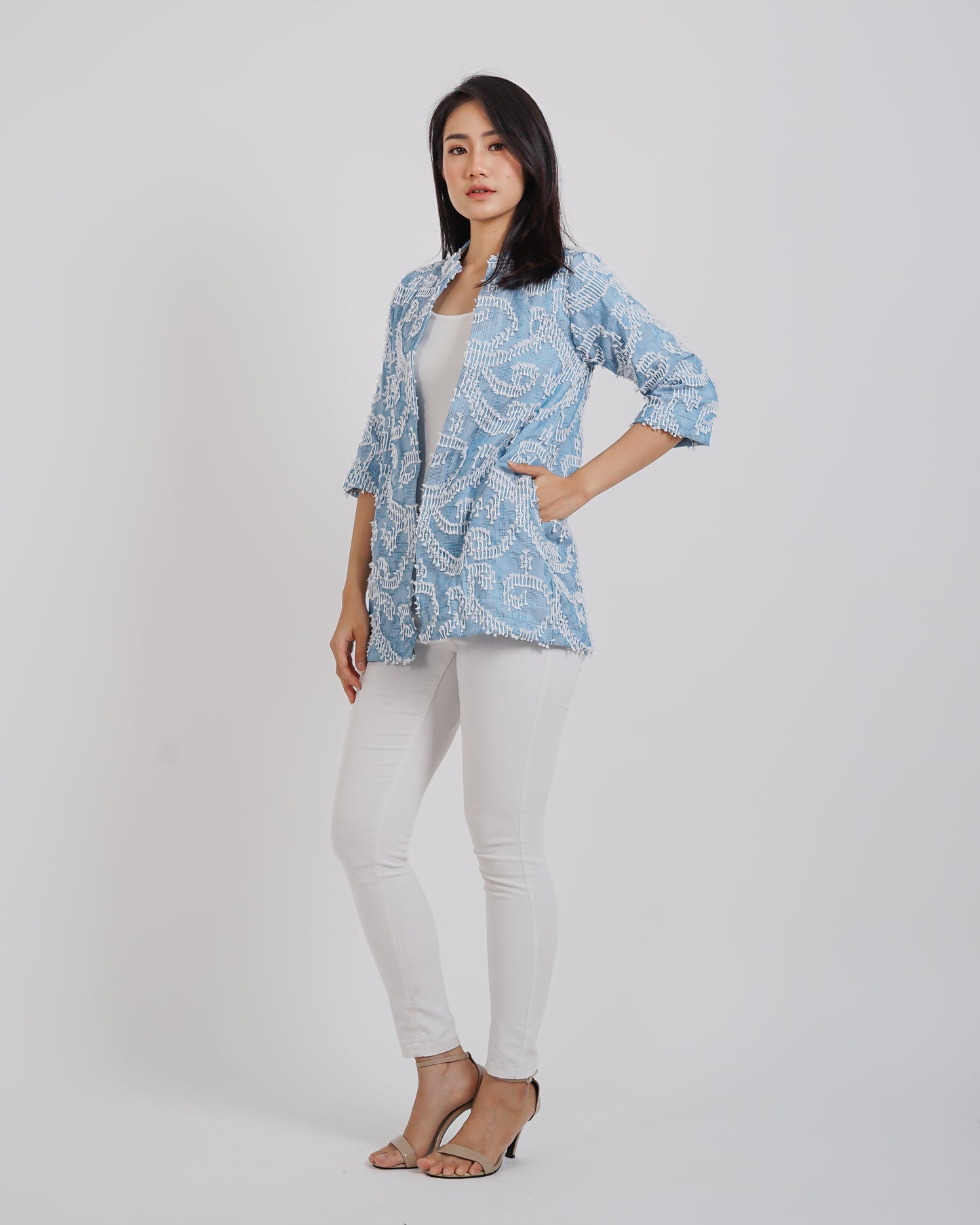 Alice tenun outerwear