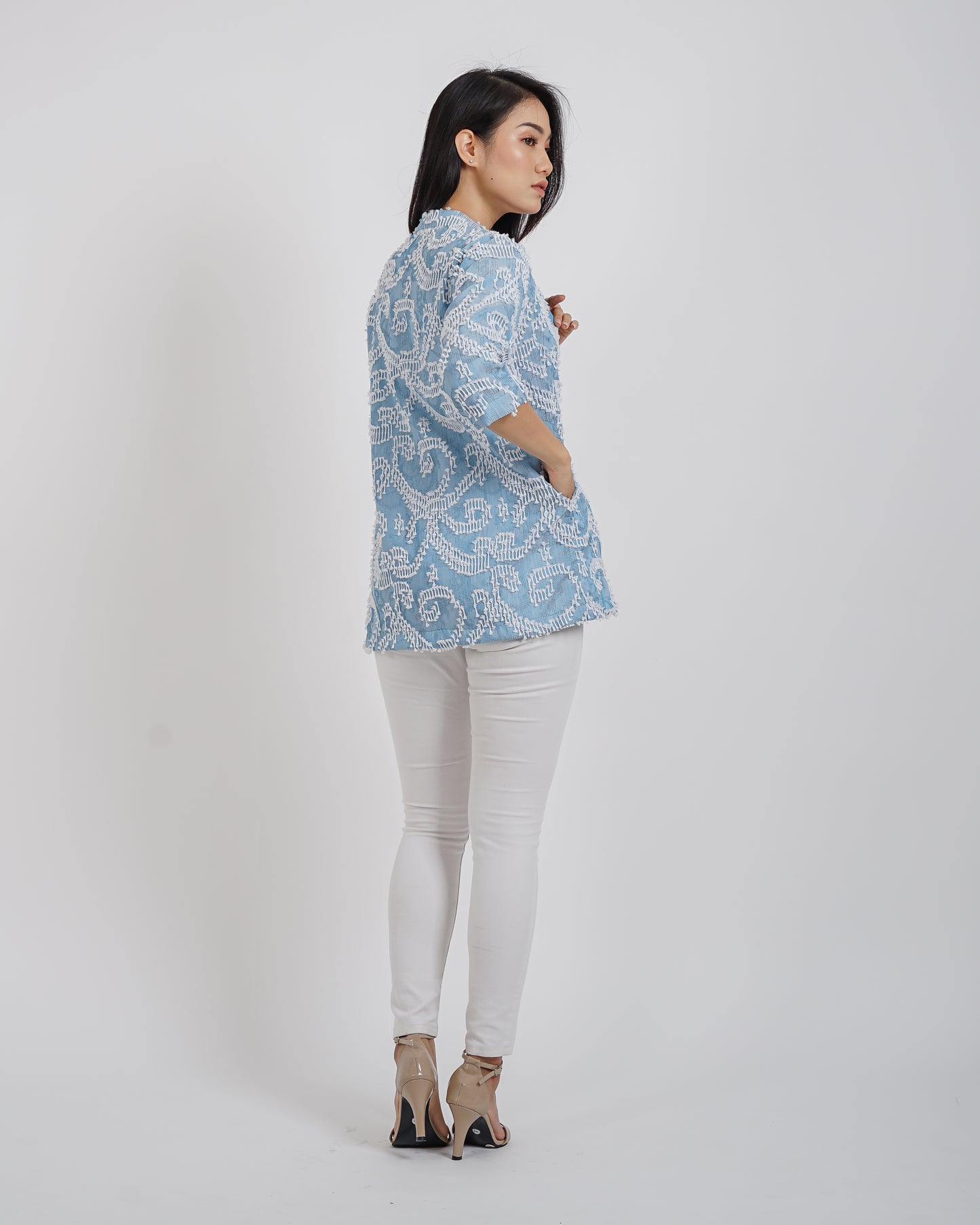 Alice tenun outerwear