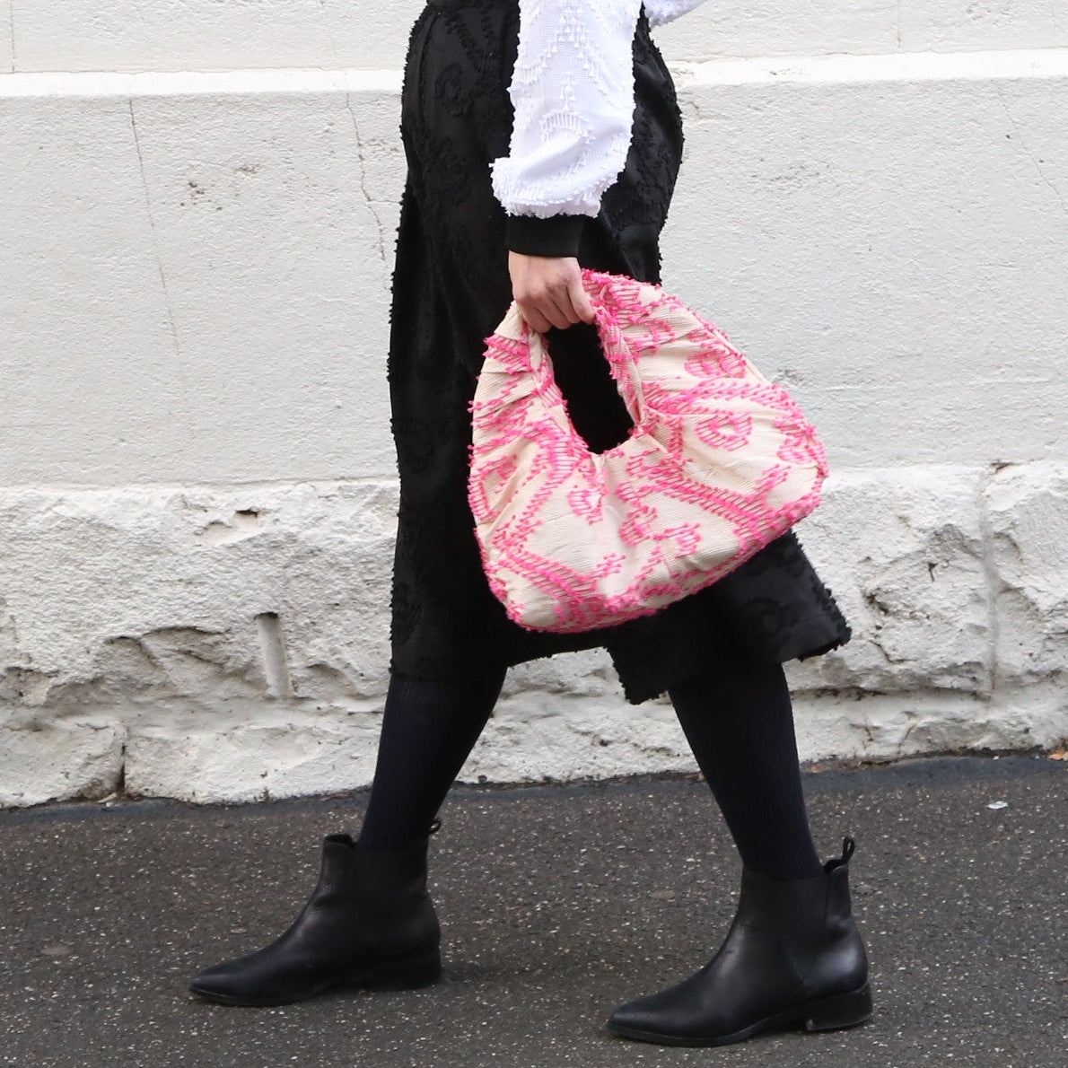Kaia soft bag in tenun