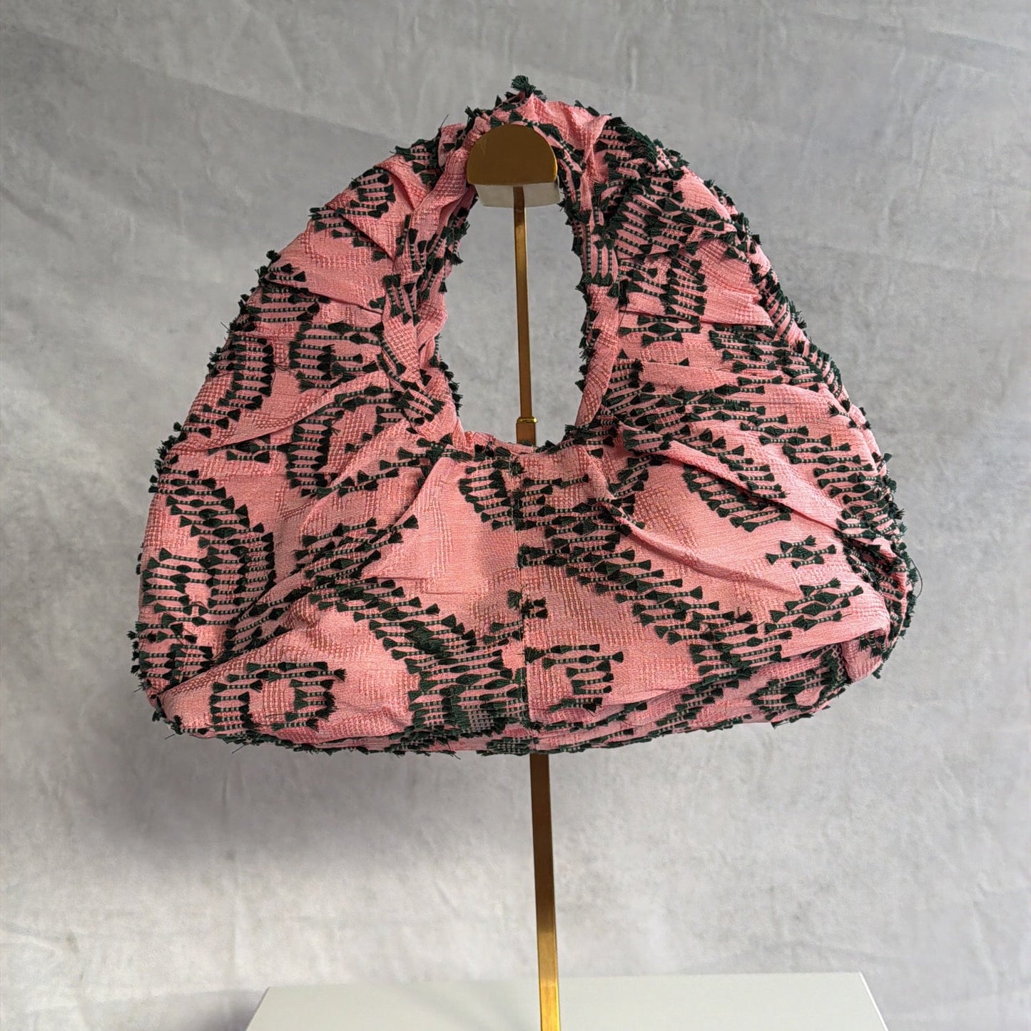 Kaia soft bag in tenun