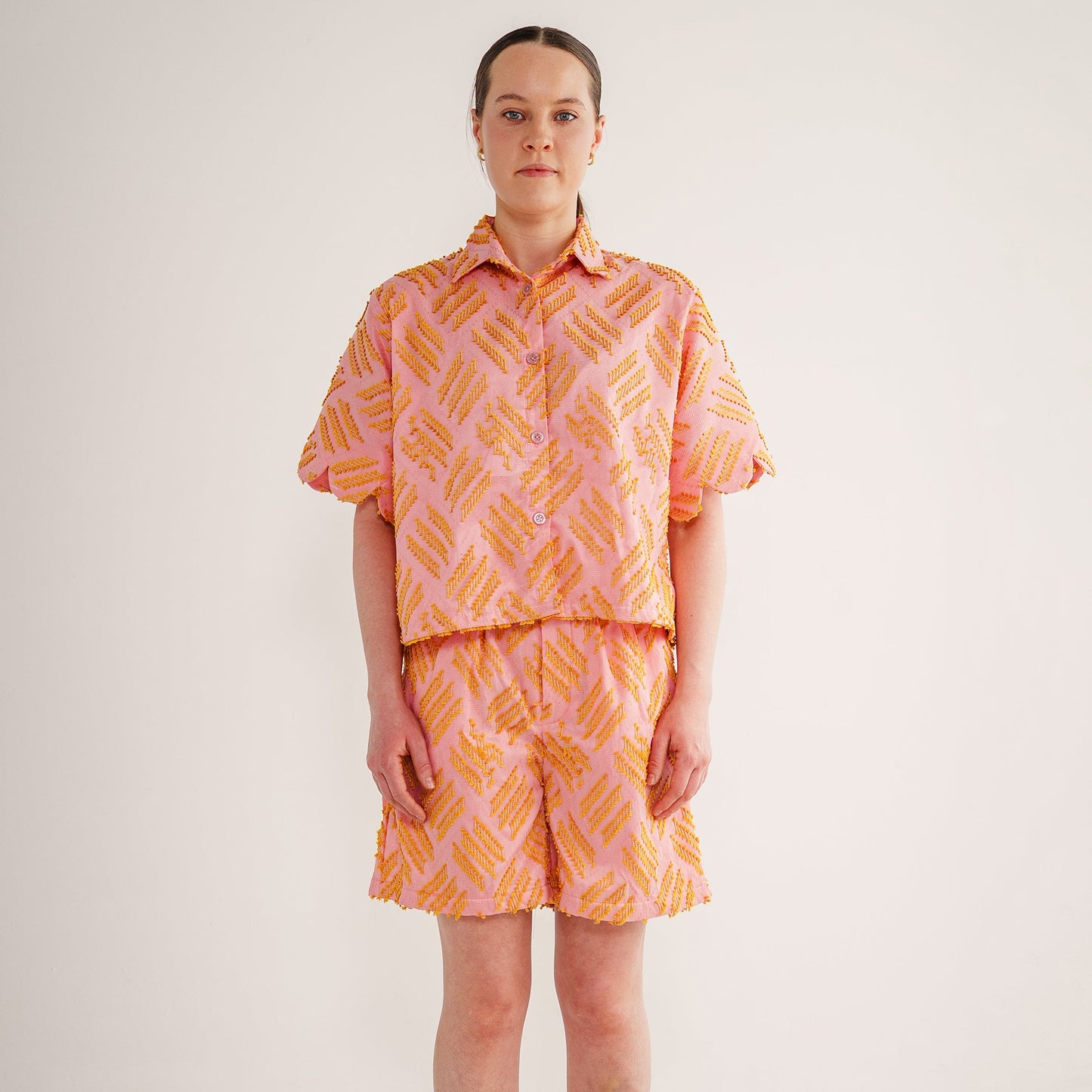 Nicole shorts in tenun